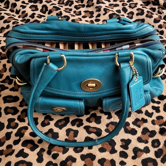 🎉Host Pick!🎉 Coach Legacy limited-edition handbag 12791 - Picture 16 of 16